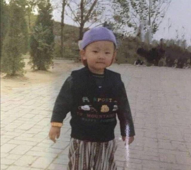 流量男星童年照：朱一龙像个可爱小少爷，李敏镐真是让人眼前一亮