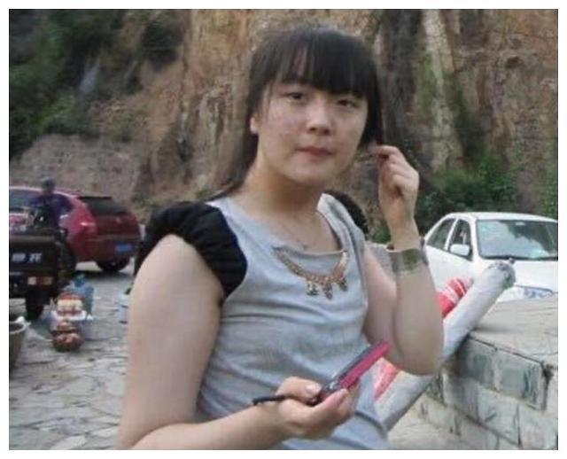 王艺瑾130斤时旧照被扒出，当她说出减肥秘籍，很多人都不敢尝试