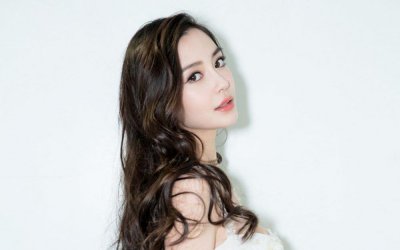 ​气质美女angelababy蕾丝吊带裙性感大波浪唯美写真集