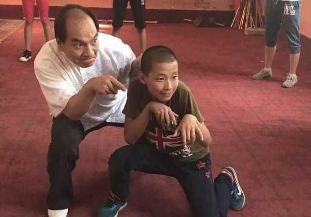 他是武术冠军出身，连李连杰都怕他，却因钱失去爆红机会