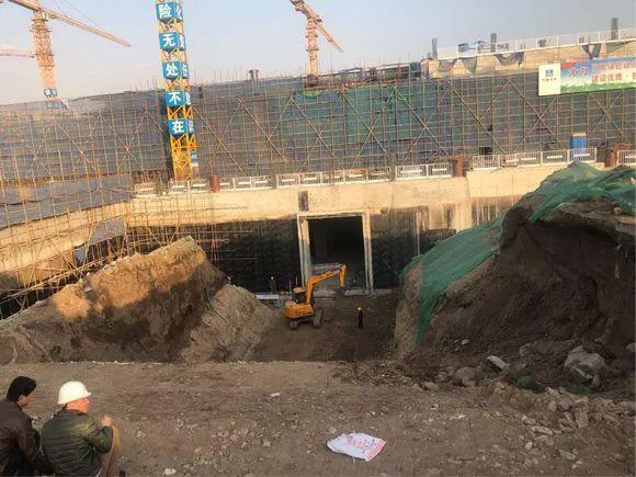 新张家口站？看看它到底建到啥程度了！内部施工图！