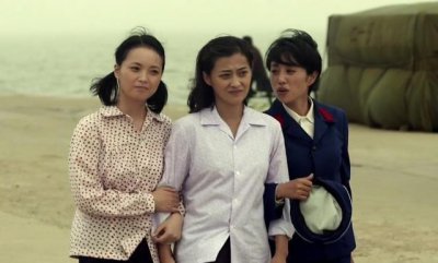 ​父母爱情：江亚宁其实嫁给了王海洋,江亚菲痛不欲生、服药自尽
