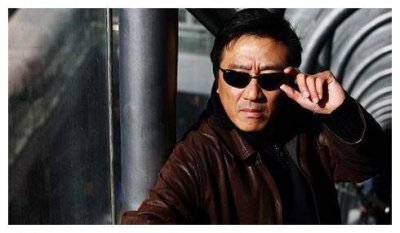 ​出道37年的老戏骨，39岁才走红，如今夫妻恩爱儿子帅气