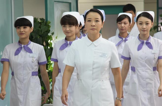 陈小艺因《离婚》出名，被拍出轨2次，丈夫刘惠宁却劝记者不要报道？