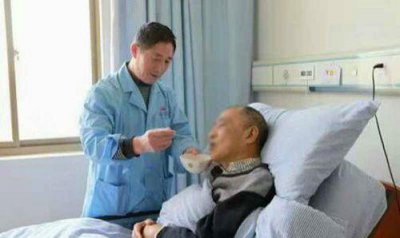 ​伺候生病老人,把小家拖垮值吗?过来人的话不好听,但却十分现实