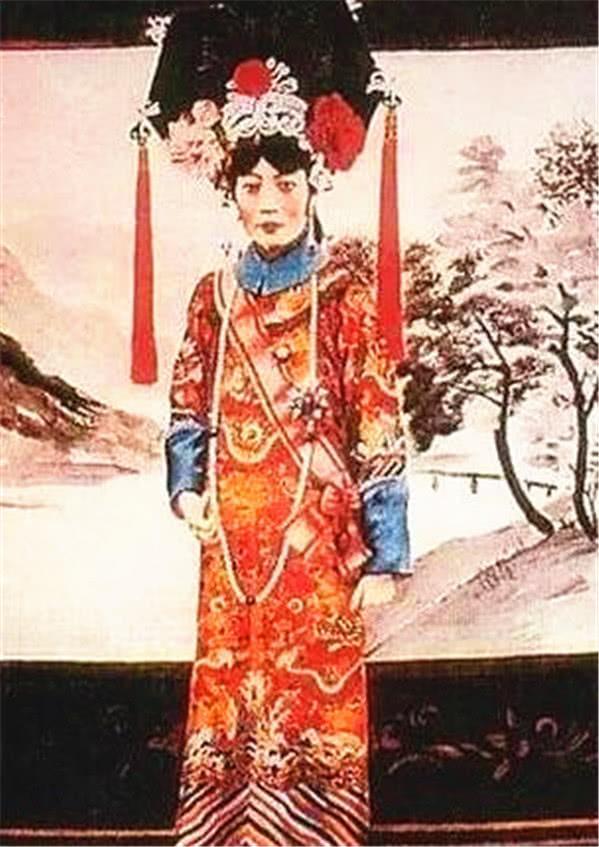 照片看完末代皇后一生,看她如何从明美少女成为老妇!!