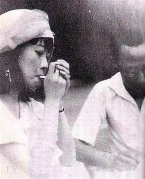 照片看完末代皇后一生,看她如何从明美少女成为老妇!!