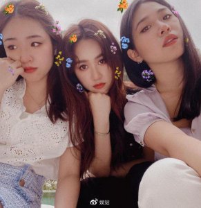 ​吴宗宪3个女儿首度露脸同框，姐妹合照引网友称赞：全部超美