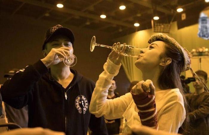 嫁给赵丽颖哥哥成豪门夫人，比郭晶晶幸福，伙食费是王诗龄的零头