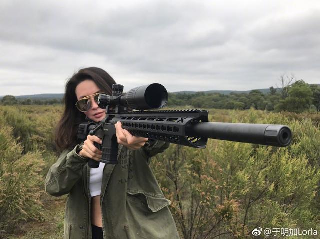 曾经的老戏骨，如今复出被骂整容脸，章子怡评价她演技尴尬