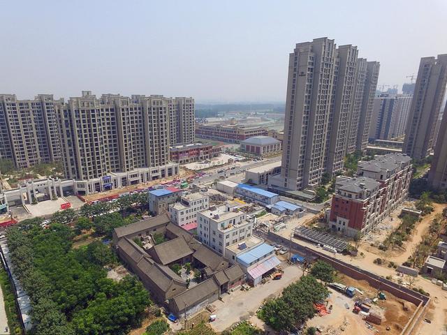 被高楼包围的清代古宅，主人称：给100亿也不卖！