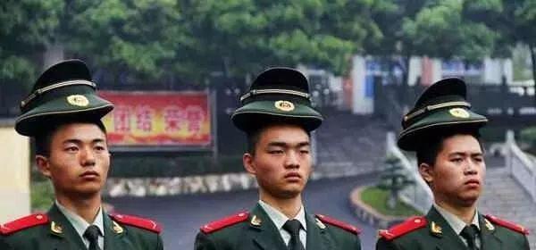 键盘侠口中的“傻兵”，是怎样练成的？原因这么简单吗？