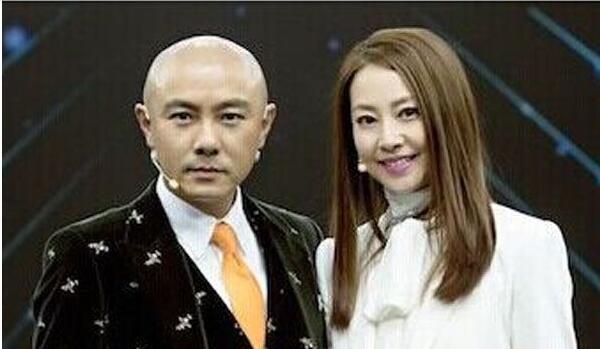 张茜生活近照：与丈夫相差十岁却一见倾心，45岁仍美得一塌糊涂
