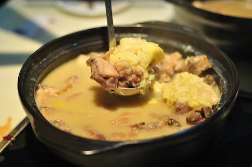 榴莲炖鸡，用壳还是肉？40年粤菜大厨：很多人搞错了，难闻又难喝
