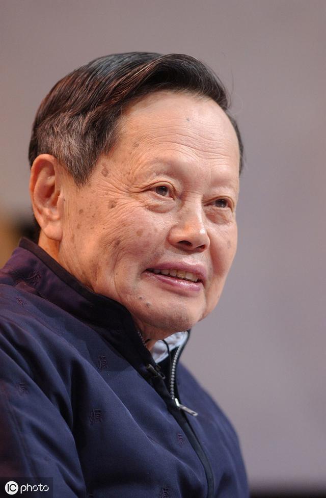 杨振宁对于中国做出过什么贡献？