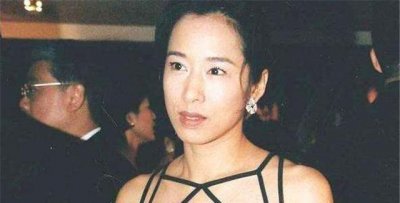 ​朱玲玲离婚后，嫁给暗恋她30年的男闺蜜，婚后得到46亿元资产