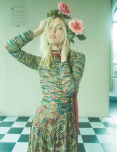 ​Sasha Pivovarova这组照片是仙女本仙无误了！漫步于林间