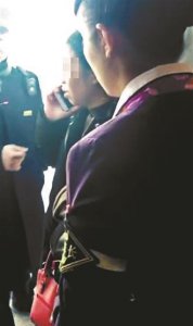 ​堵高铁车门事件再现 民众依然这么“任性”？
