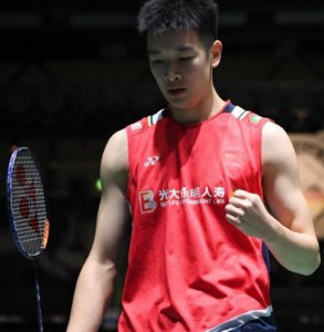 ​从1-0到1-2！李诗沣遭逆转不敌伍家朗，憾失德国公开赛冠军