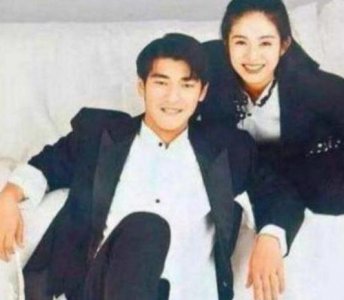 ​珍贵老照片：杨采妮和金城武合影，年轻时的赫本风华绝代