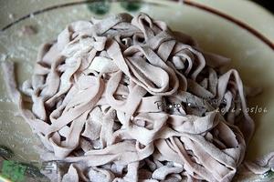 紫薯面条的做法 紫薯面条怎么做好吃