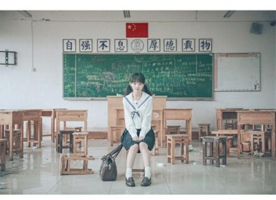 ​女生对男生有好感的表现，好感程度不同表现也不同