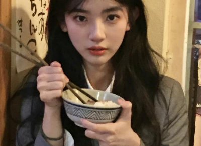 ​适合穿紫色衣服的女人有什么特点？紫色胸罩代表什么性格？