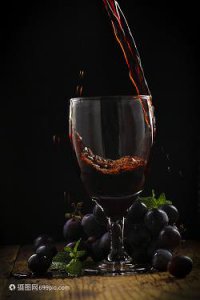 ​柠檬怎么泡白酒(柠檬泡白酒擦脸的功效)