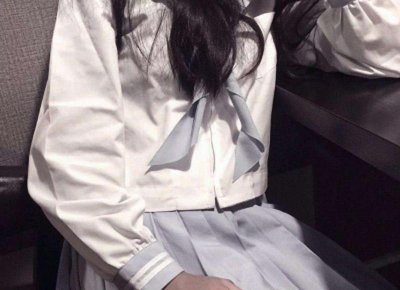 ​暗恋你的女生反常(内向女人暗恋你的反常行为)
