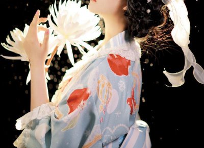 ​夫妻：前妻带女儿改嫁，把前任老公，接到现任老公家，还和睦相处