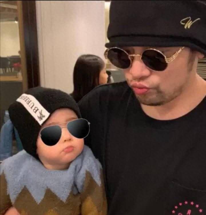 周杰伦儿子正面曝光！五官精致混血特征遮不住，继承妈妈好基因