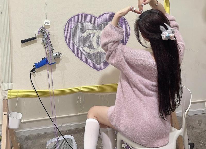 很沉默不爱说话的女生（如果一个女人越来越沉默）