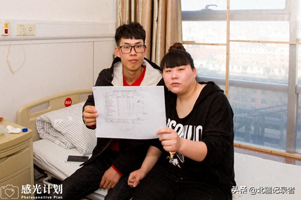 女孩遇车祸致不孕，6年走遍30家医院打百针，再孕25周时又遭突变