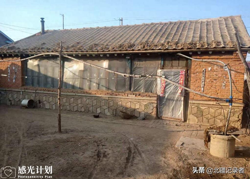 女孩遇车祸致不孕，6年走遍30家医院打百针，再孕25周时又遭突变