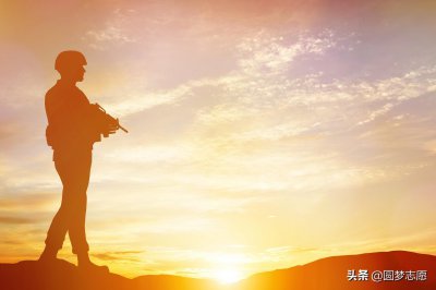 ​军校毕业工资一万多是真的吗？快来看军官工资待遇如何