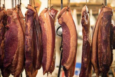 ​保存腊肉有窍门，不要直接扔冰箱，牢记3个步骤腊肉一年不变质