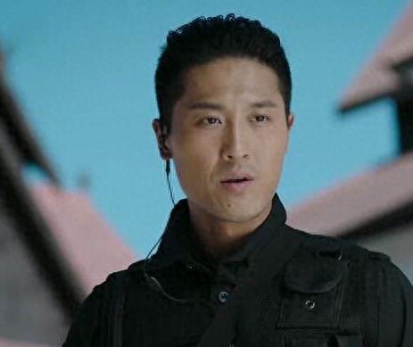配角盖过主角，演《猎毒人》王玉江圈粉，当兵出身的侯晓很爷们