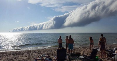 ​4种罕见天空奇观，雨幡洞云酷似时空隧道，牵牛花云宛如世界末日