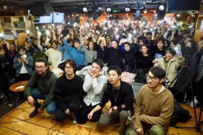 ​阿虾首场音乐弹唱会于北京圆满落幕 开启梦想新征程