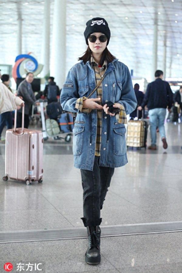 曹骏微博发文隔空示爱蓝盈莹，女主不断听语音面露幸福