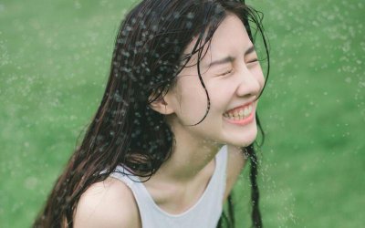 ​女人在约会时有这六个表现，说明她看上了你，想跟你走