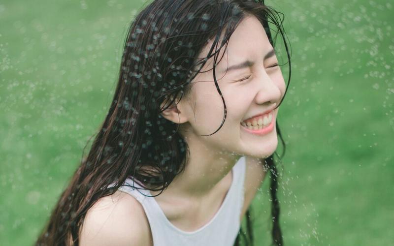女人在约会时有这六个表现，说明她看上了你，想跟你走