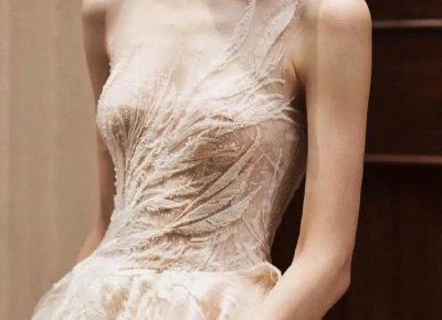 ​女生不反抗你摸她的手说明什么