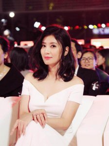 ​她是人人都想娶的女人，唯独他不要，再婚娶了个不肯生孩子的女人