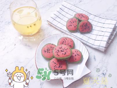 西瓜饼干 西瓜饼干的做法