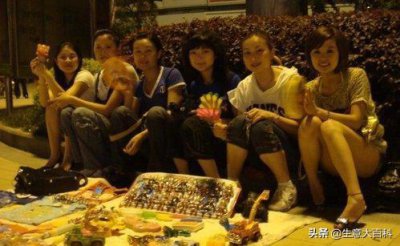 ​摆地摊卖什么好？-最常见的八大货源