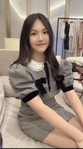 ​李湘晒王诗龄考驾照合影，离婚未阻爱意传递