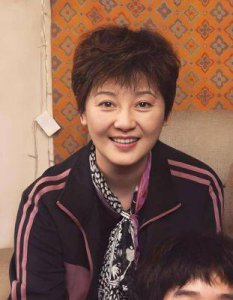 ​徐帆未获金鸡奖引发热议，沈腾缺席颁奖典礼引猜测
