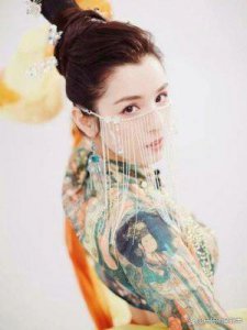 ​哈妮克孜：因舞蹈成名被陈赫签约，陷入圈养传闻，借秦霄贤之势翻红靠近热巴