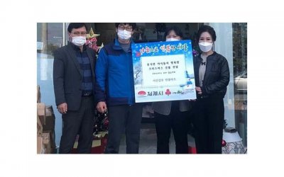 ​老婆和以前的追求者一直联系